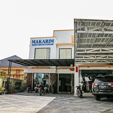 OYO 90221 Makarim Guest House Syariah Pangkalan Bun Bagian luar foto