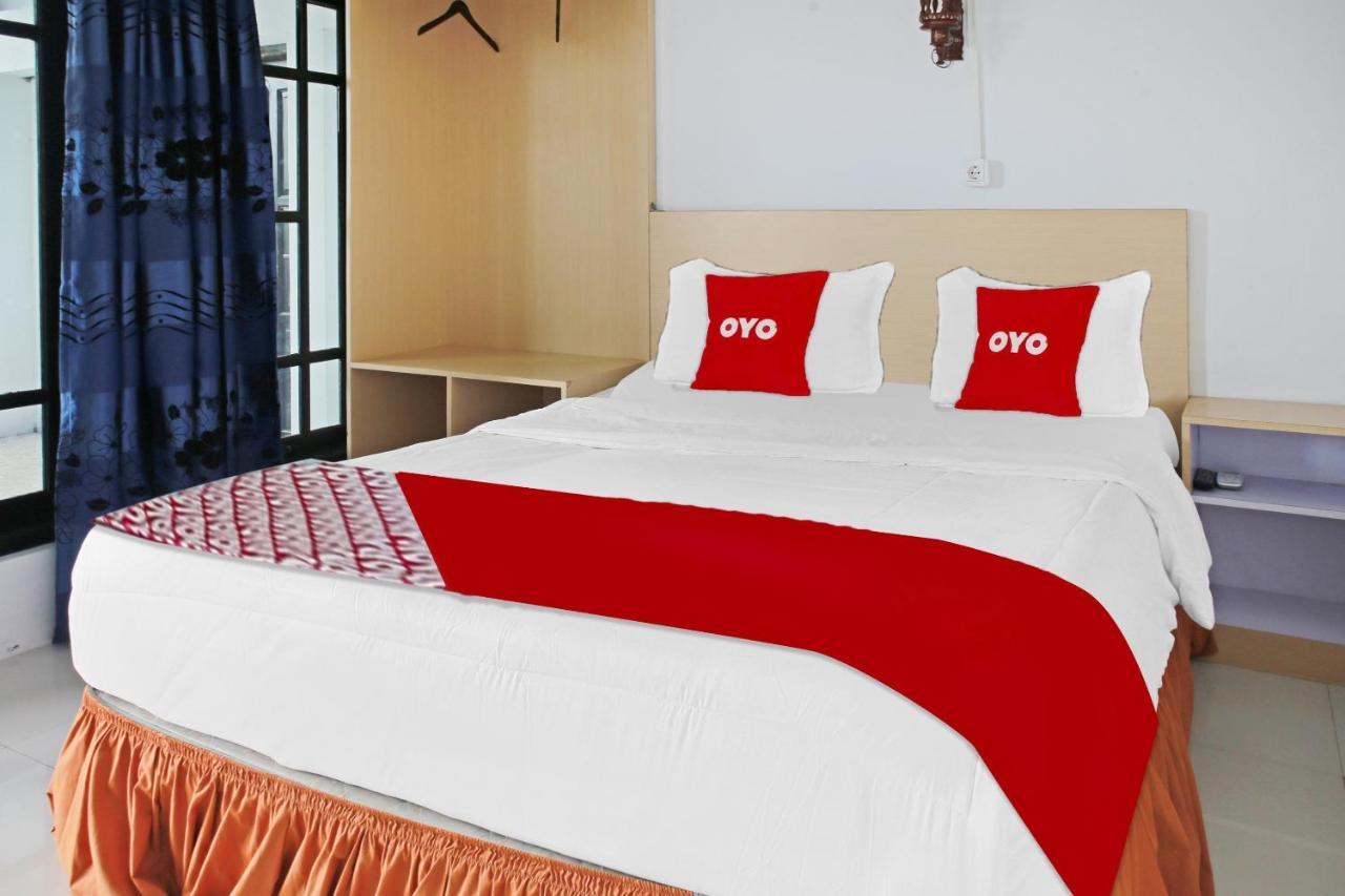 OYO 90221 Makarim Guest House Syariah Pangkalan Bun Bagian luar foto