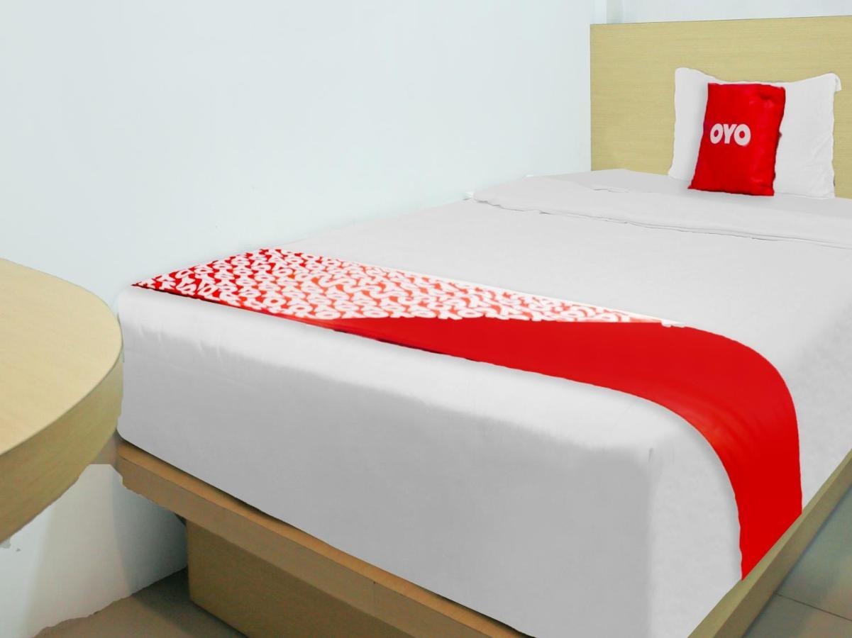 OYO 90221 Makarim Guest House Syariah Pangkalan Bun Bagian luar foto