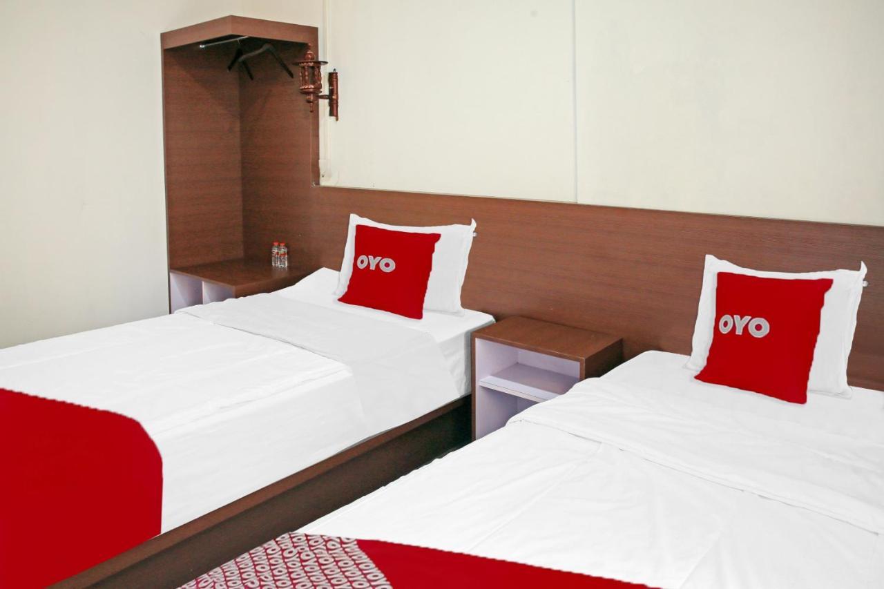 OYO 90221 Makarim Guest House Syariah Pangkalan Bun Bagian luar foto